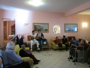 Casa per anziani tra bologna e firenze: attività di gruppo